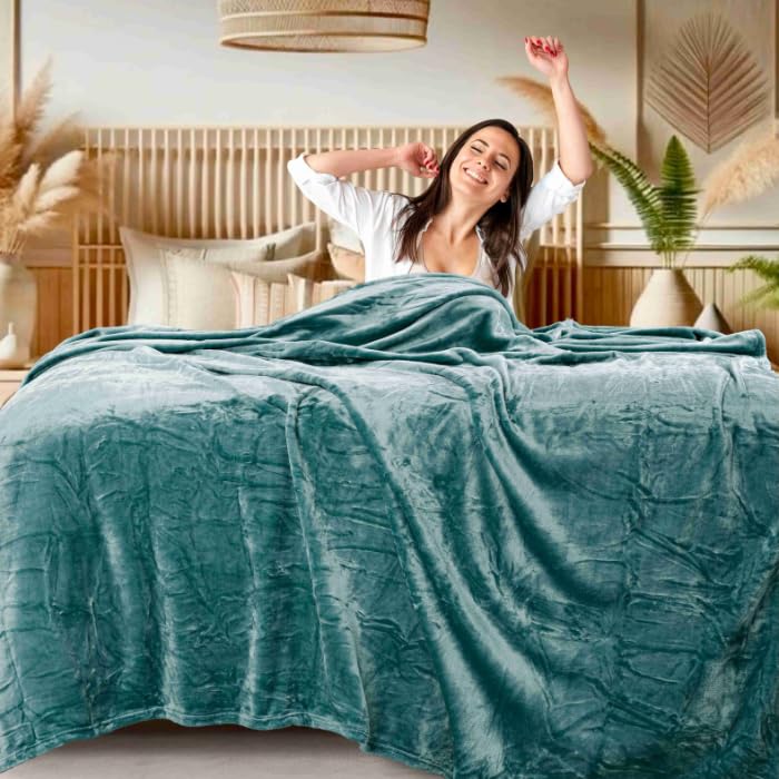 Abrazo AC Blanket | 300 GSM Lightweight Super Soft Cozy for Bed, Sofa, Couch, Travel & AC Room | Double Bed 220×240 cm | Solid Color | Breathable All-Season Comfort (Clouded Blue) Kafalo