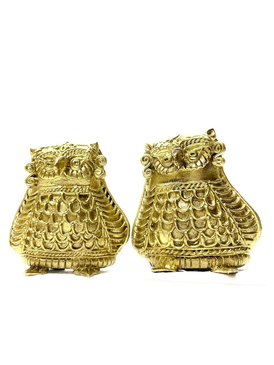 Craft Triangle Brass Dokra/Dhokra Artwork of an Owl for Home Decor | Handcrafted Art Work, Traditional Home Decor (Golden, 50 X 15 X 55 Mm)