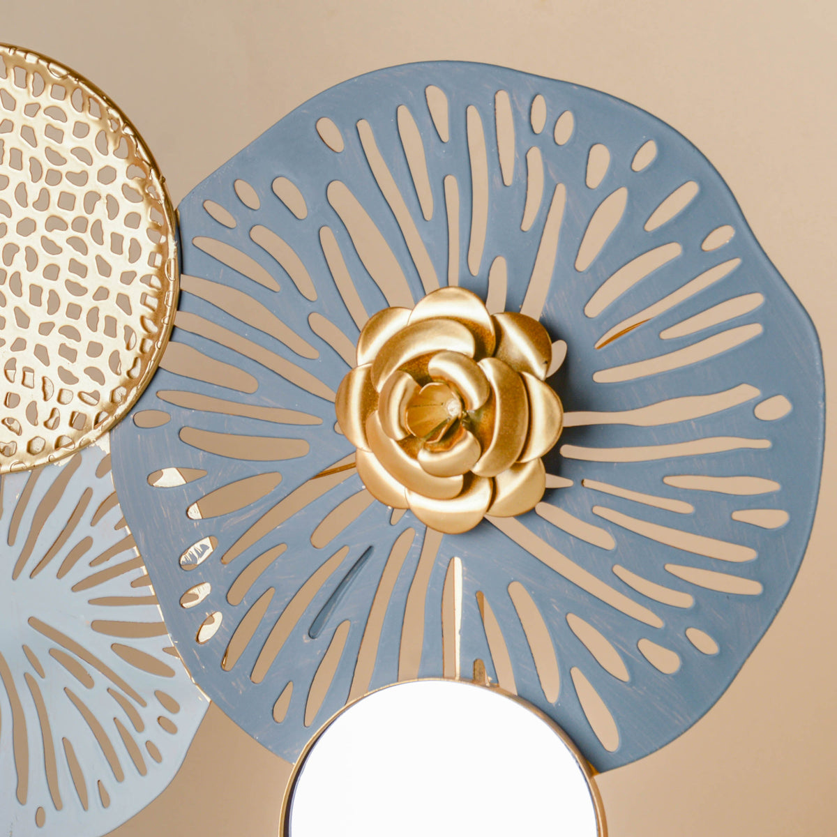 Blue and Golden Table Decor Nestasia