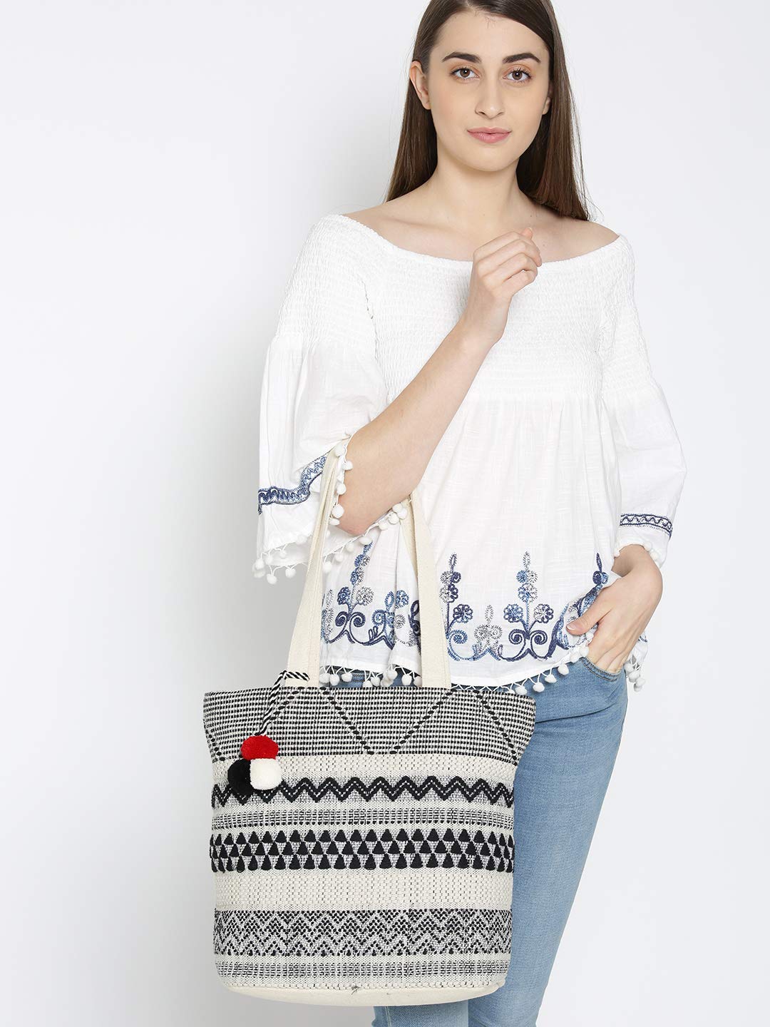 ALII AND ALIIZEY Women's Shoulder Tote Bag (Cream & Black)