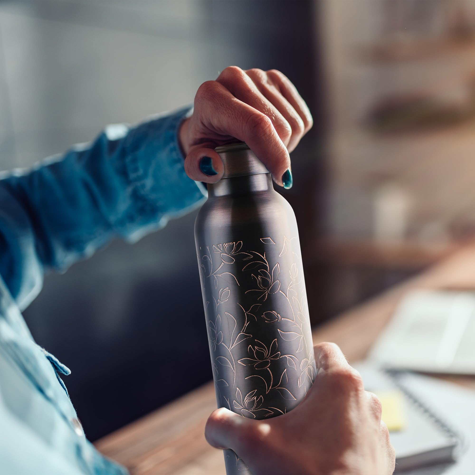 MILTON Copper Swasth Water Bottle, 940 ml, Black Lotus | Lacquer Coating, Curved bottle | Diwali | Festive | Gifting | Yoga | Home | Kitchen | Vedic