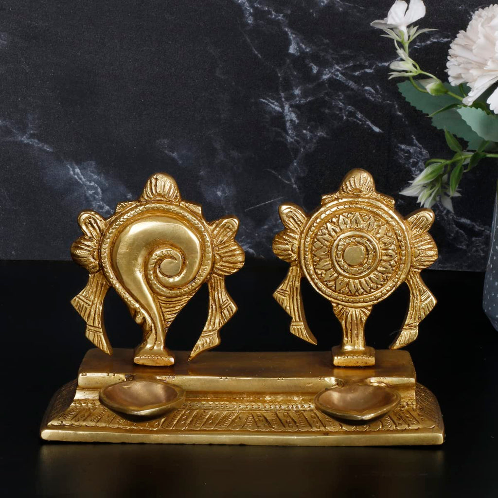 Artvarko Lord Vishnu Religious Symbols Shankha Chakra Design Brass Oil Lamp Diya Deepam Deepak Kuthu Vilakku (16x9x11 Cm)