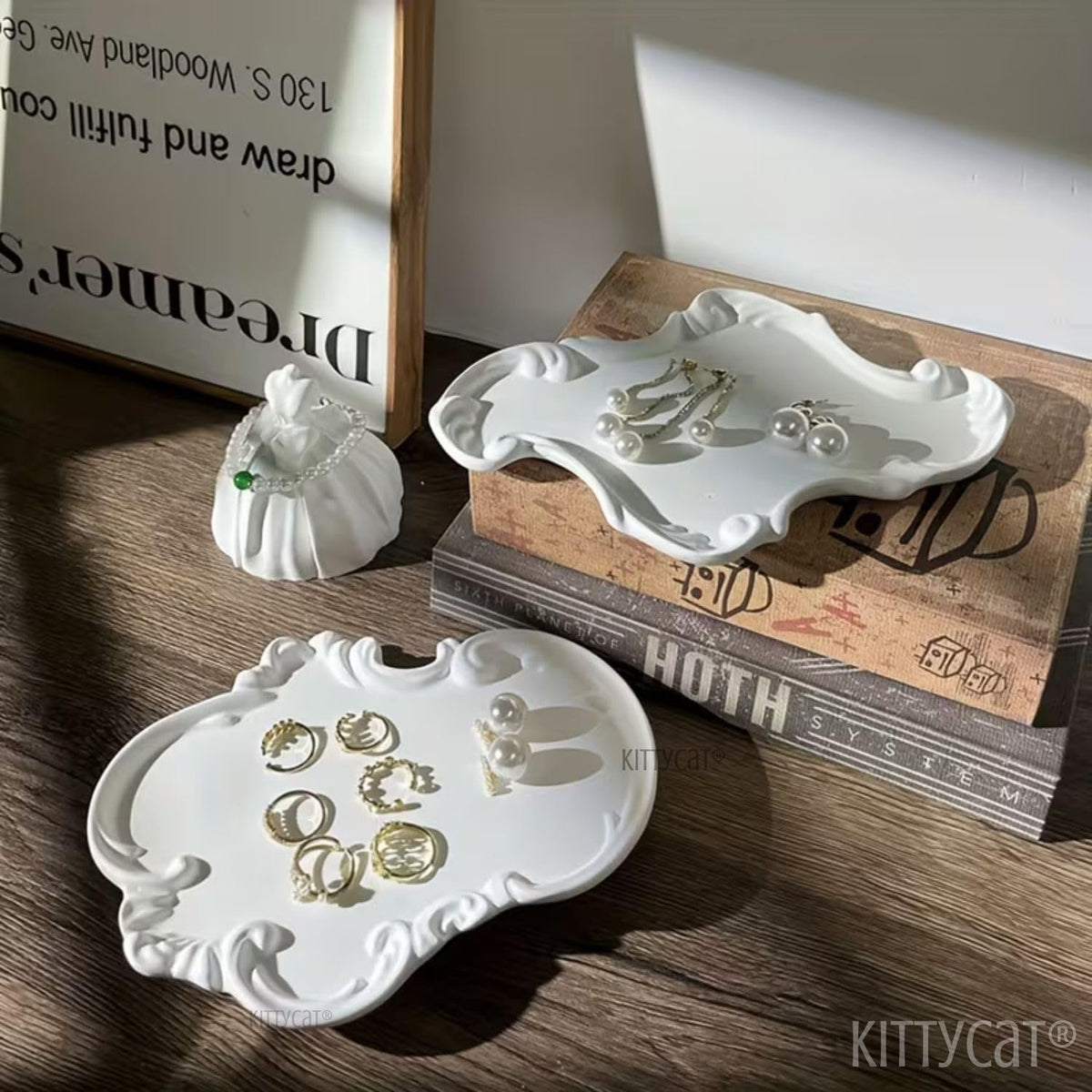 Kitty Cat® Set of 2 Aesthetic White Trinket Trays | Handmade Decorative Jewelry Organizer Plates | Minimal Vintage Vanity Tray for Rings, Earrings, Keys | Home Decor & Gift Item (Baroque)