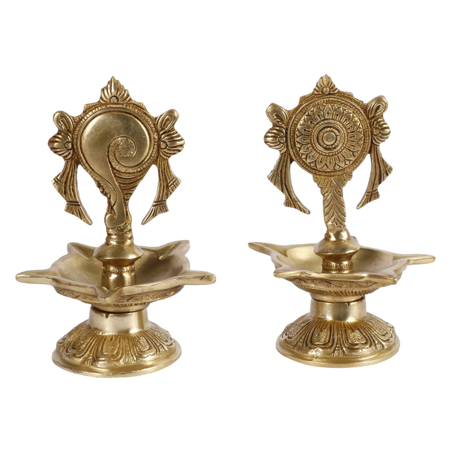 Artvarko Brass Shankha Chakra Villaku Shankh and Chakra Traditional Oil Lamp 6.5 Inch