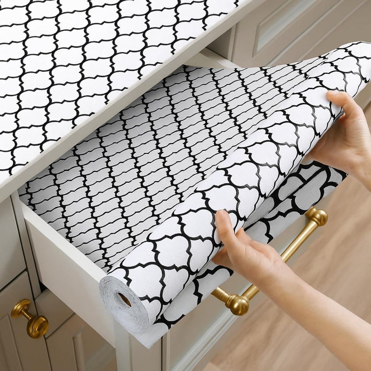 Anti-Slip Waterproof Kitchen Drawer Liner | Non-Adhesive Shelf & Cabinet Mats | Anti-Skid Liner for Wardrobe, Cupboard, and Fridge | 45 cm x 300 cm (White Quatrefoil Pattern) Kafalo