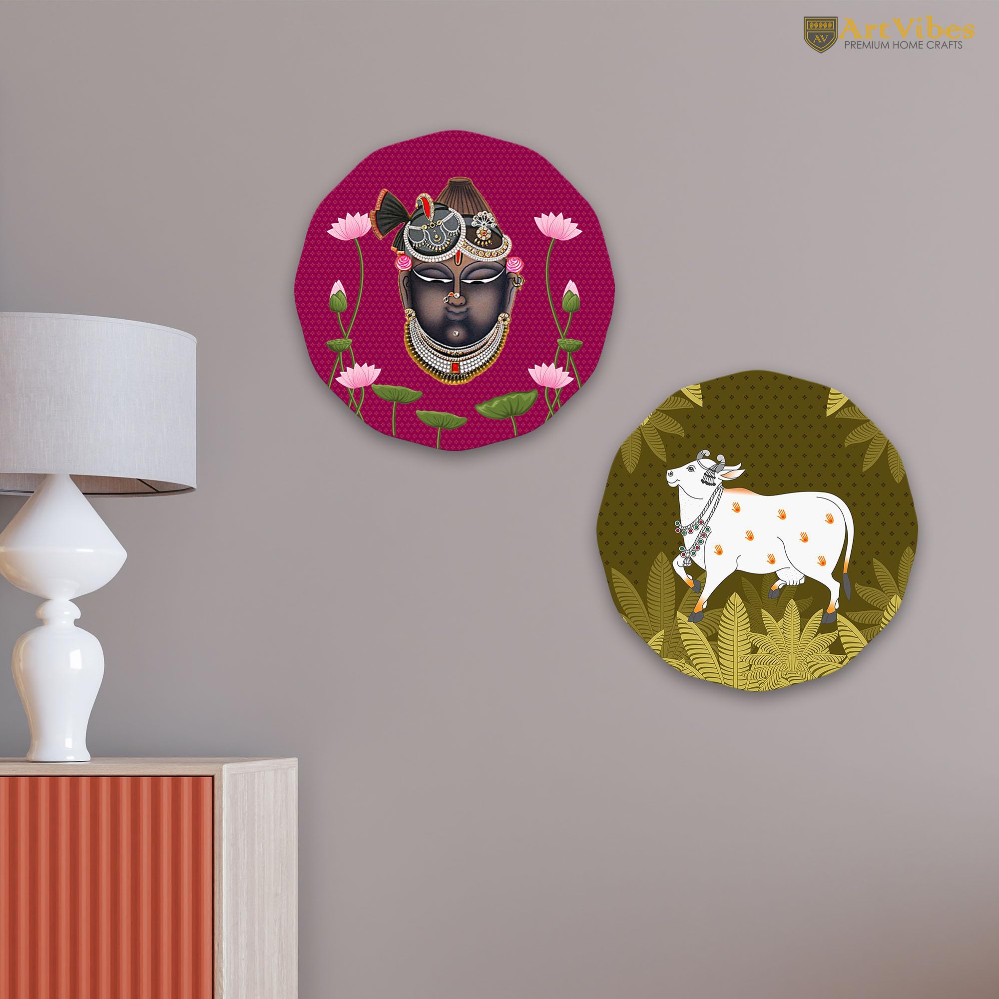 Artvibes Shrinath Ji & Sacred Cow Pichwai Art Round Shape MDF Wooden Wall Decor Items | Living Room | Handcrafted Art | Wall Poster | Aesthetic Wooden Decor | Art Print | Gifts (WH_8808N), Set of 2