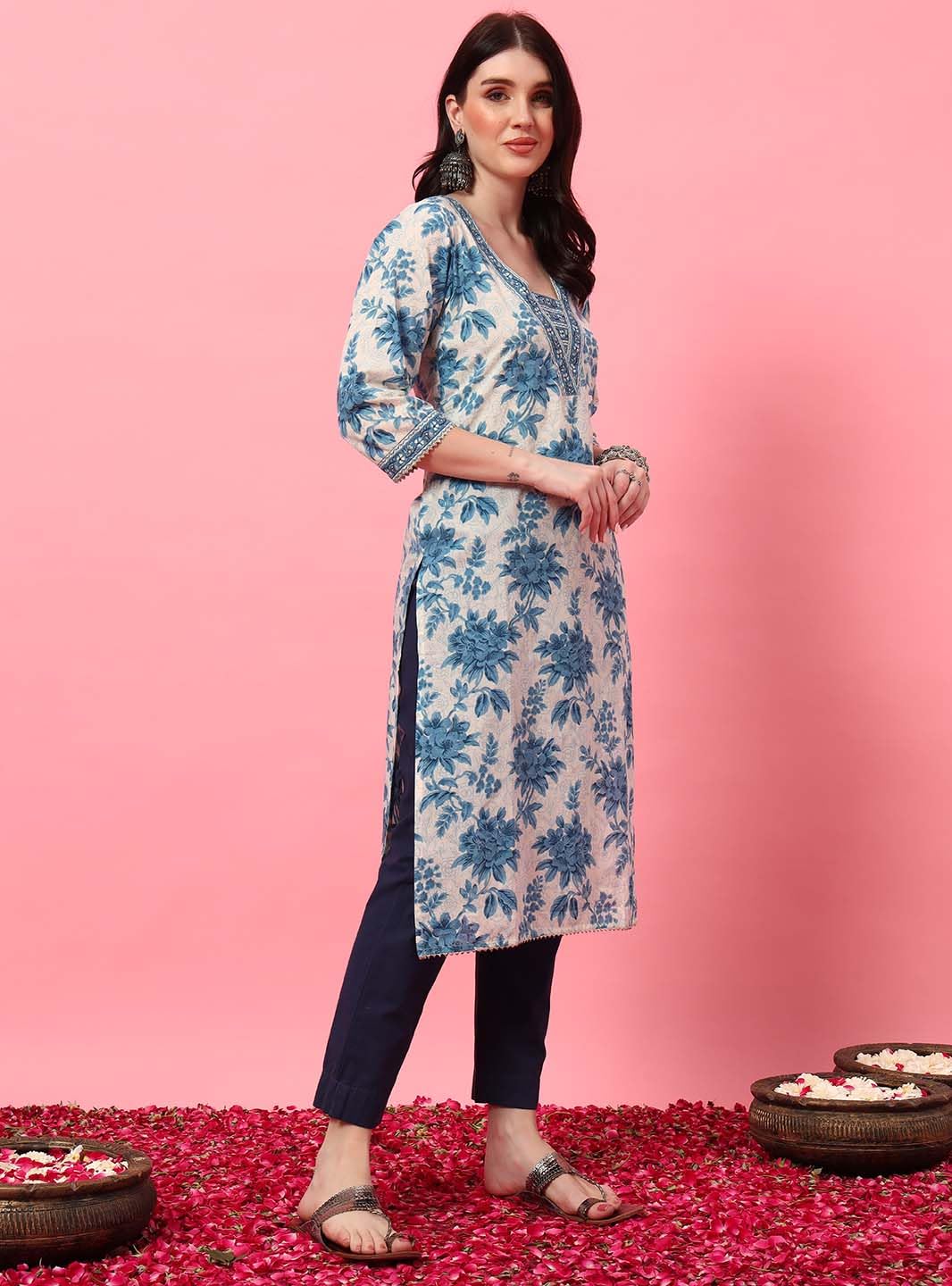 MAHUKAA Blue Floral V-Neck Straight Kurta with Screen Print