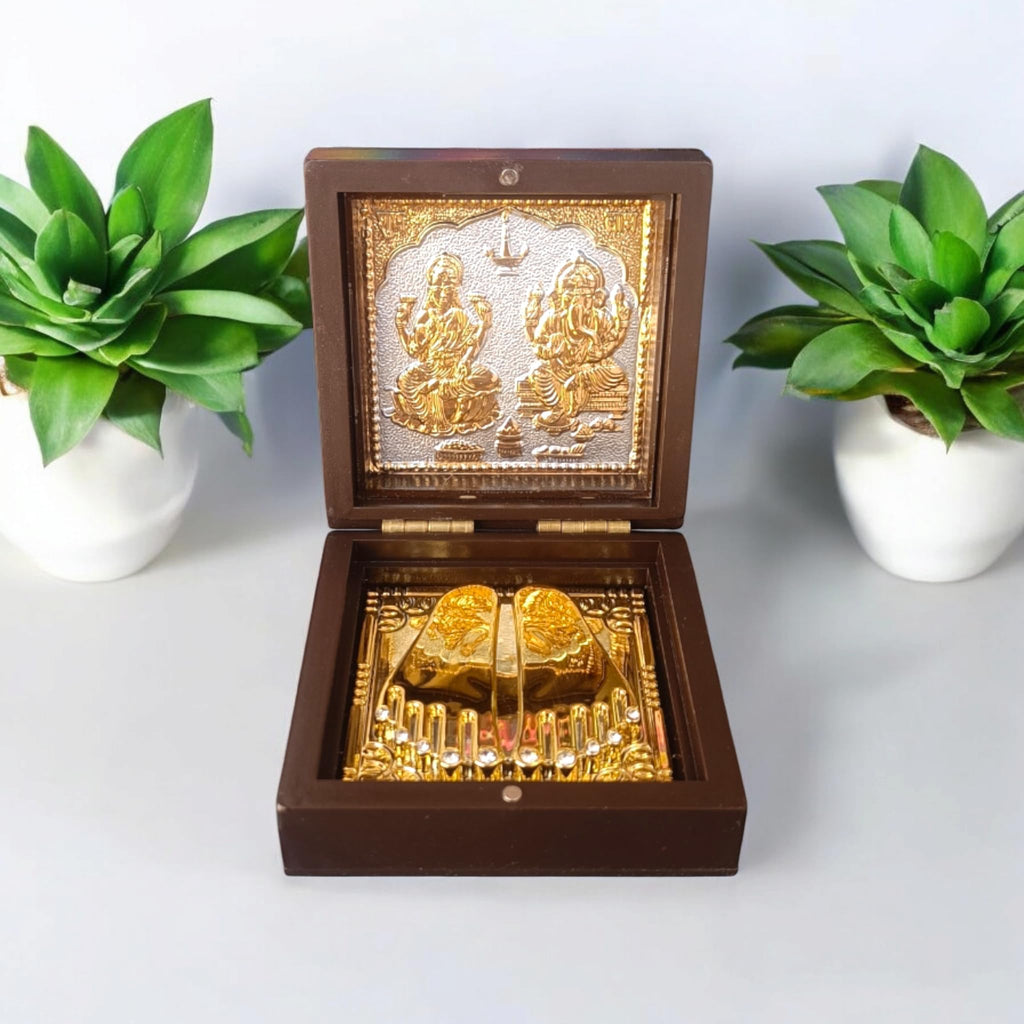 DK trades® Gold Plated Laxmi & Ganesh Ji for Pooja Box - Premium Gold Laxmi & Ganesh Ji for Pooja Box | Pocket Temple Laxmi & Ganesh Ji with Charan Paduka| Unique Home, Office Gift