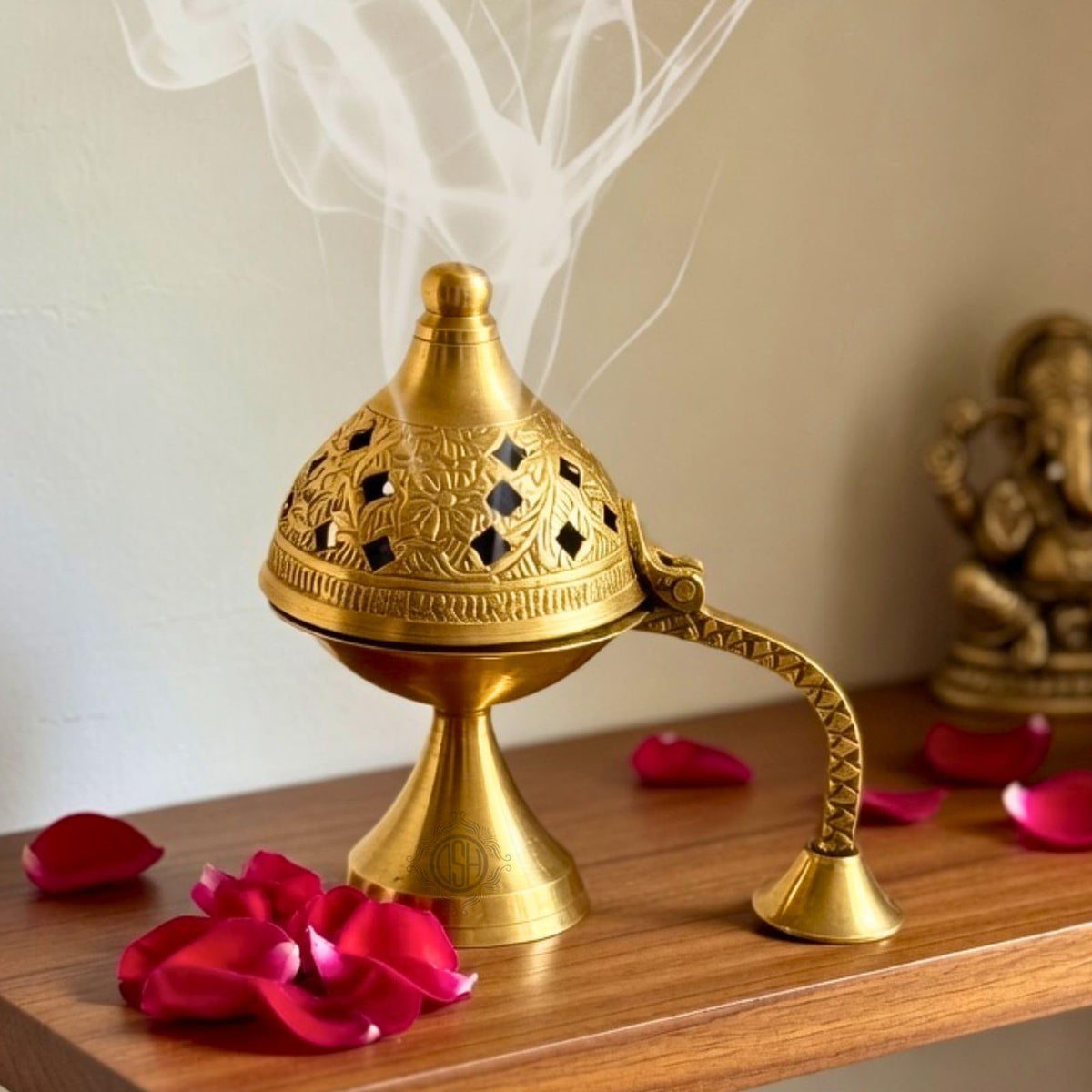 DSH CRAFTING YOUR CURIOSITY Dsh Home Purifying Brass Dhuna Loban Burner Dhooni Dhoop Dani Dhuni Brass Table Dhoop Dani Incense Burner for Loban. (Small)