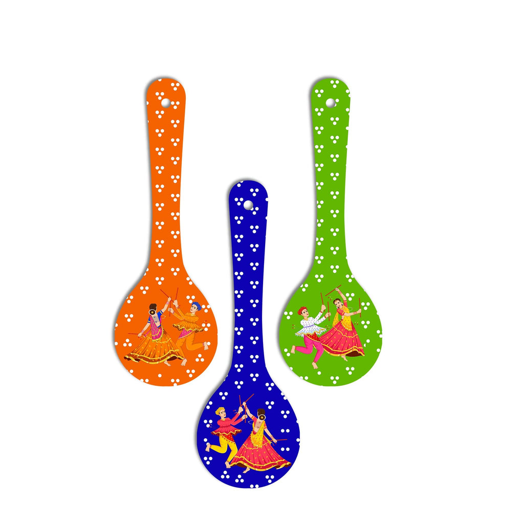 Artvibes Couples Doing Devotional Folk Dance Dandiya Wooden Wall Hanging for Decoration | Art Items | Wall Art For Hall | Wall Poster | Graphic Art | Ethnic Wall Decor | Gift Item (WH_5004N), Set of 3