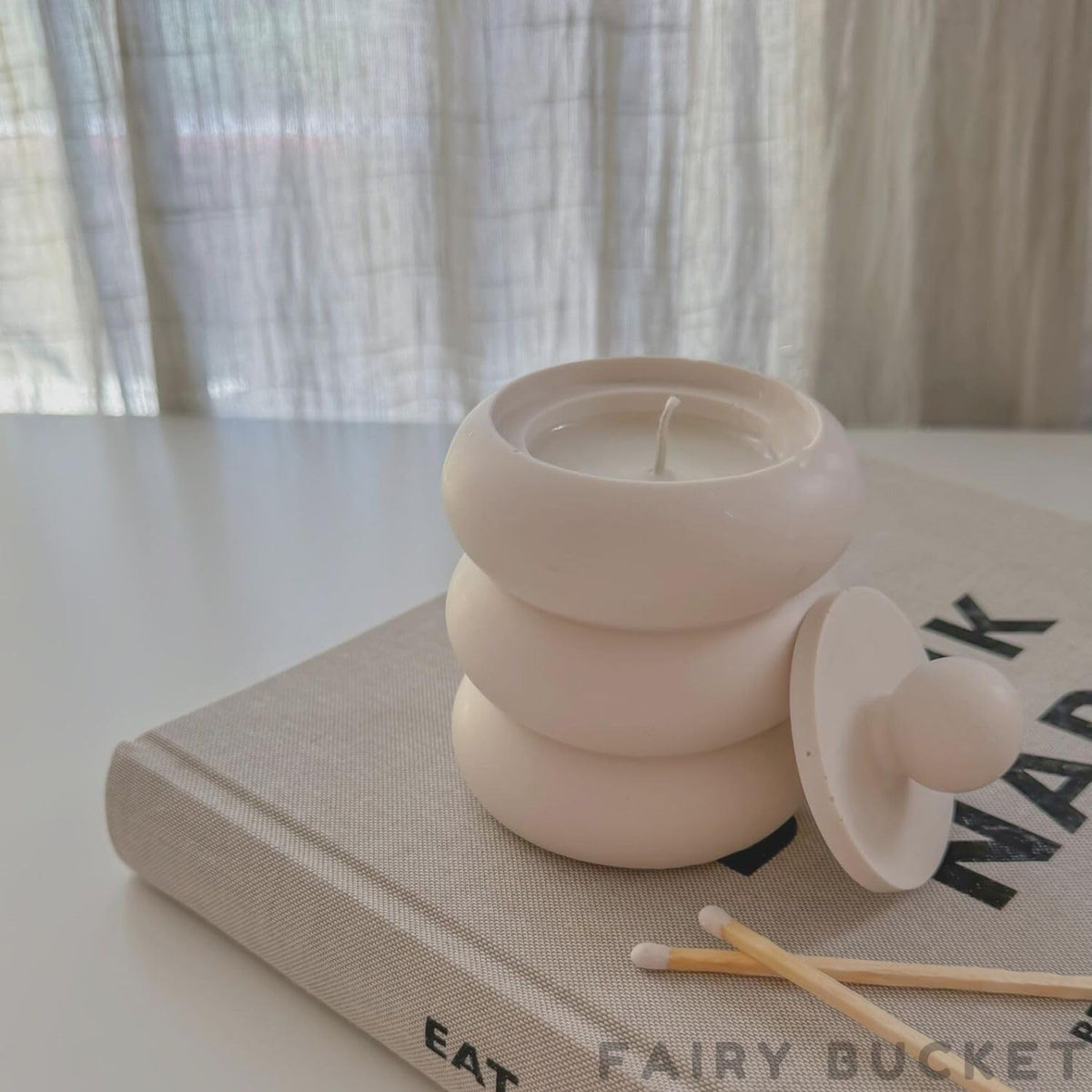 Fairy Bucket Minimalist Stacked Jar Scented Candle with Lid & Tray – Aesthetic Decorative Aroma Candle for Home Decor, Bedroom, Living Room, Relaxation & Gifting (White)