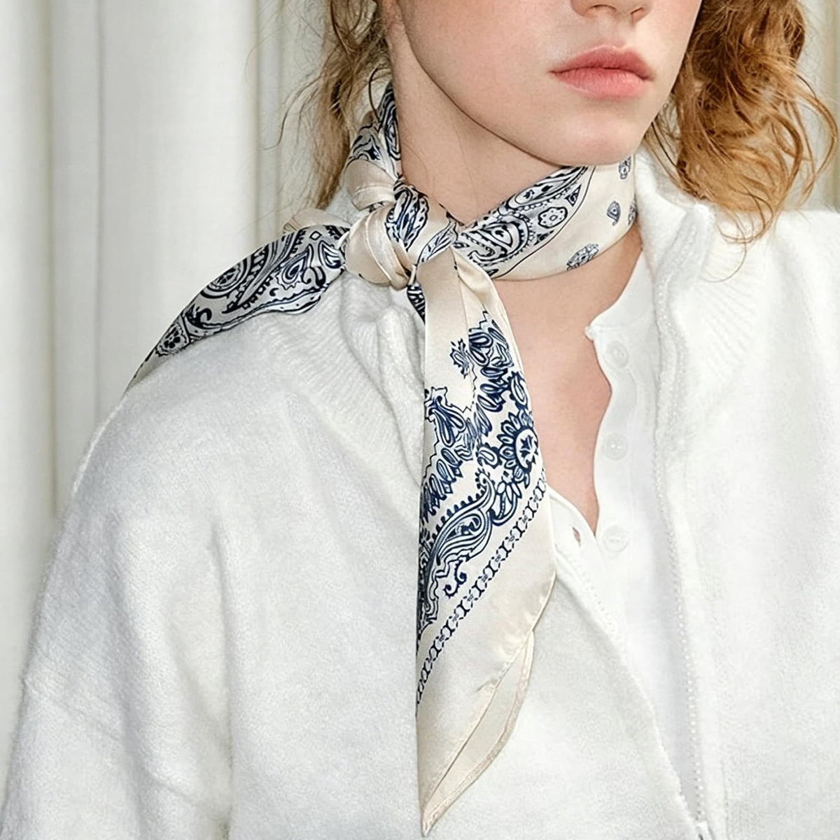 Mgbmyltm Scarf for Women Stylish 70x70cm Paisley Square Bandanas for Women Polyester Neck and Hair Wrap (1-Piece)