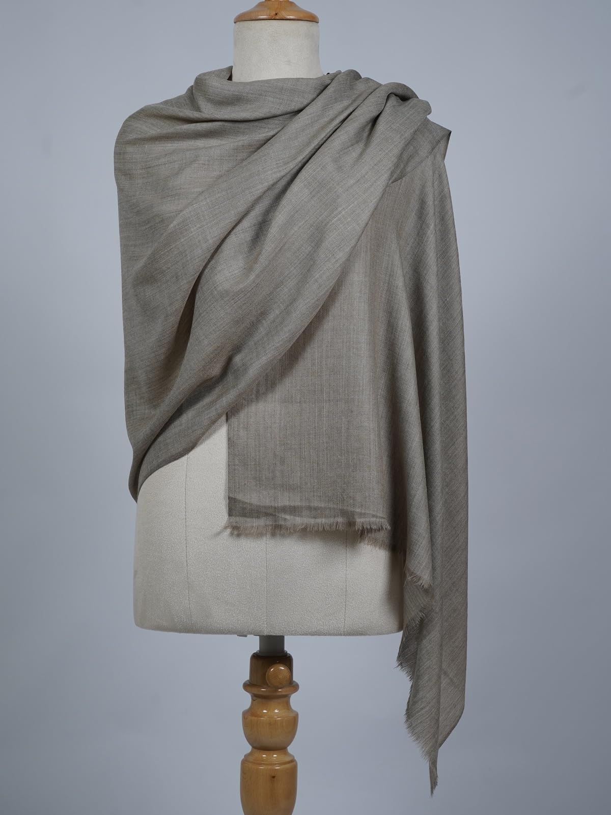 VIC Cashmere Pashmina Plain Stole – Soft Solid Color Wrap | 70x200 cm | Luxury Lightweight Scarf | Product Code: VIC-CPP-06 (Beige)
