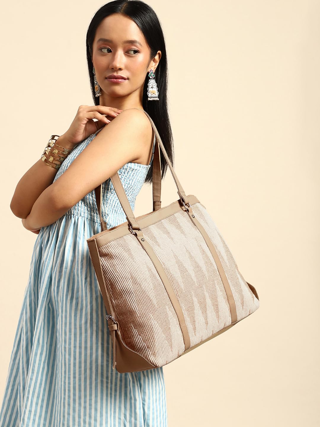 PRIMROSE Chevron Pattern Tote Bag for Women, Black and Beige (Brown)