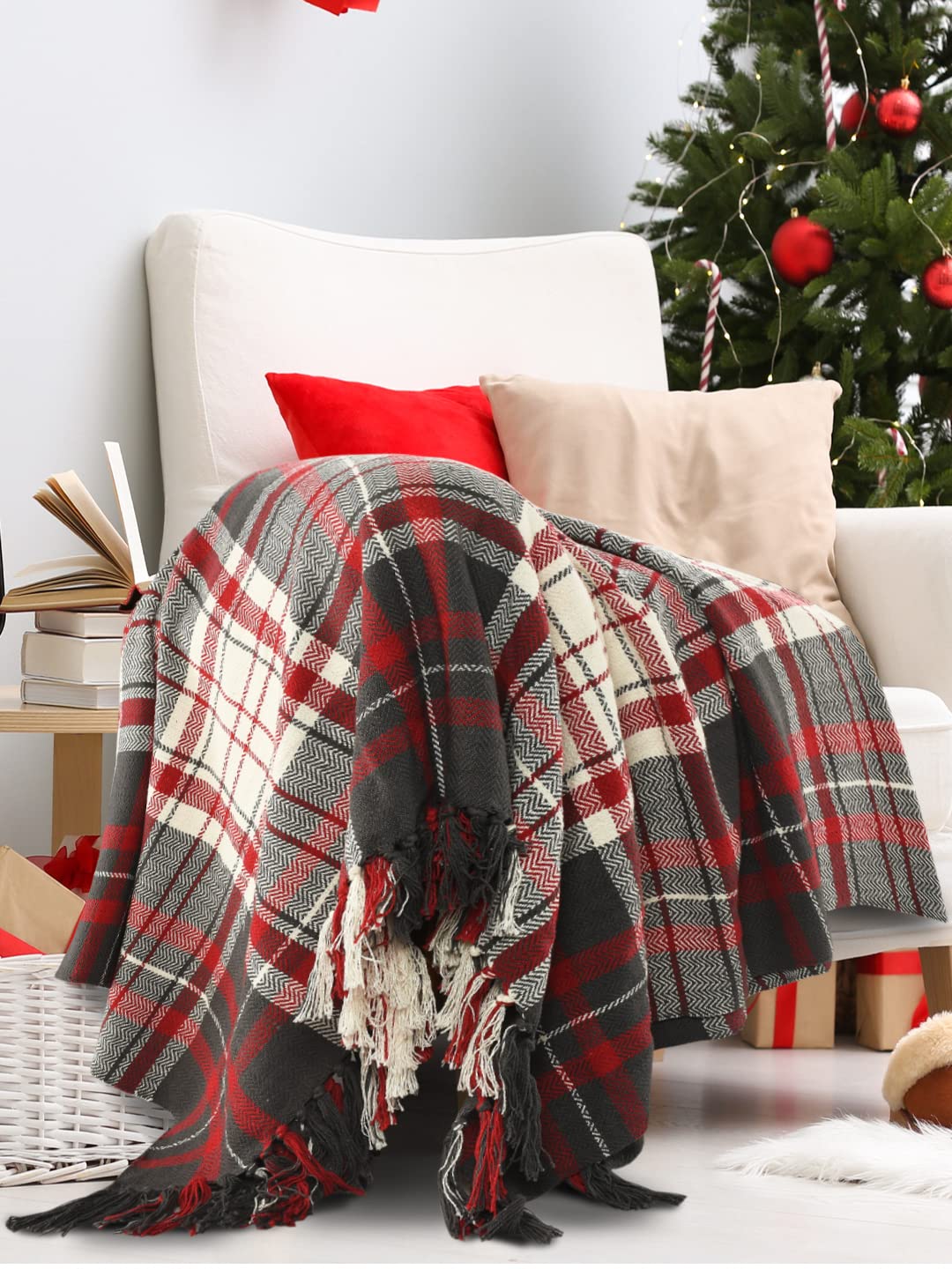 SASHAA WORLD Christmas Check Throw Blanket | Cozy Red & Black Holiday Throw for Sofa, Bed, Chair & Couch | Christmas Blanket | 160 × 130 cm Kafalo