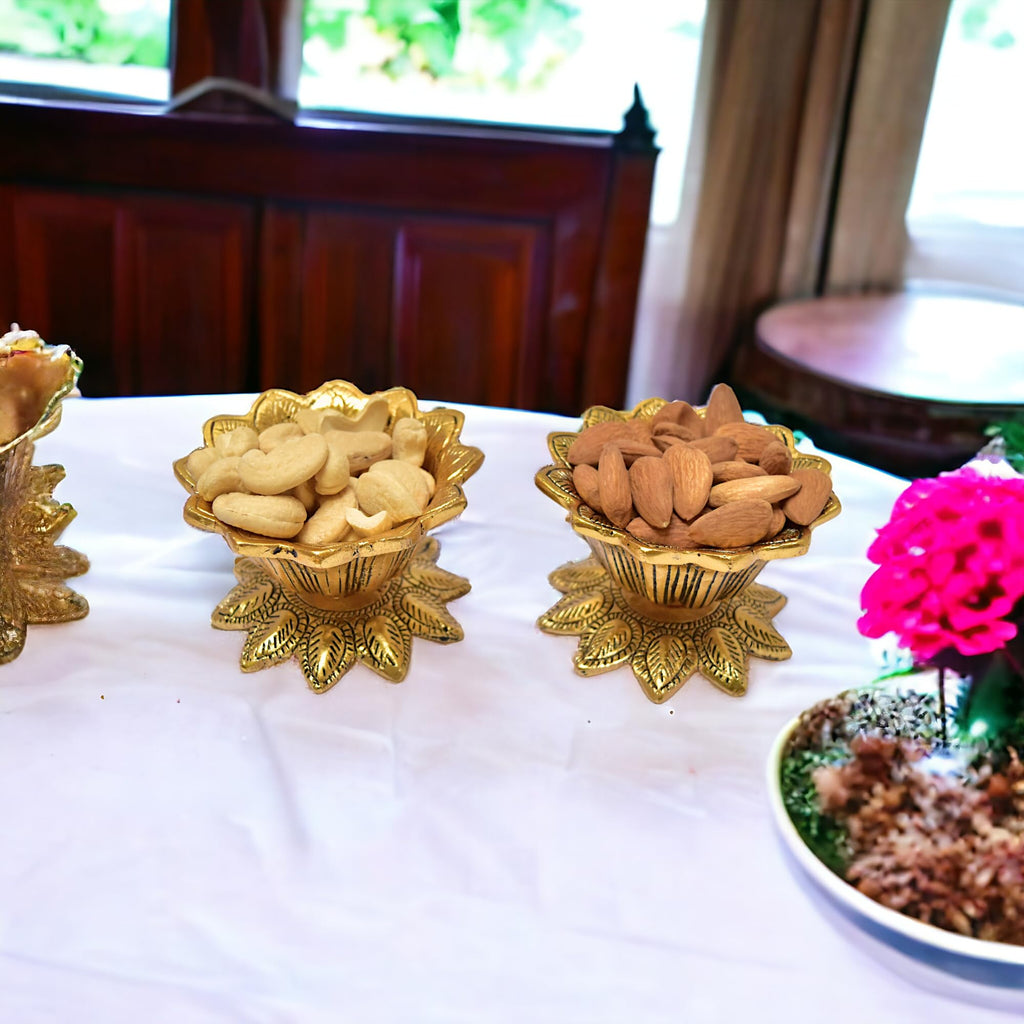 KridayKraft Aluminium Flower Mukhwas Bowl (Gold)