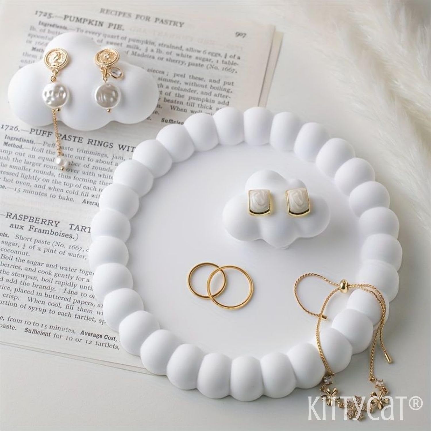 Kitty Cat® Aesthetic Handmade Concrete Bubble Trinket Tray | Off-White Jewelry & Makeup Organizer | Stylish Home Decor, Candle Holder & Multipurpose Table Accessory | Unique (14.3x14.3cm) (Round-1)