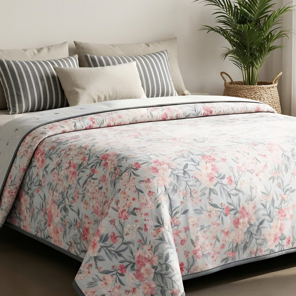 haus & kinder Cotton Dohar for Double Bed Queen Size | Lightweight Summer Blanket AC Dohar | 3 Layer Soft Reversible Cotton Quilt Blanket for Bed | Grey Floral Design | 100 x 89 Inches | 144 TC Kafalo