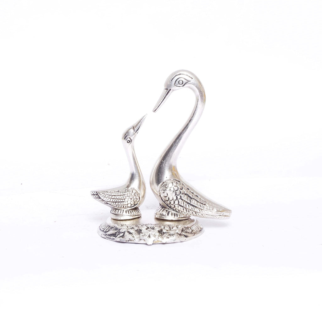 KridayKraft Love Birds Swanset Pair of Kissing Duck Metal Statue,Love for Romantic Gift to Boy Friend,Girlfriend,Animal Lover Friends, Decor Your Home,Office,Showcase,Animal Showpiece Figurines.