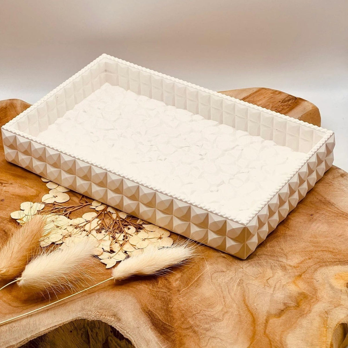 Kitty Cat® Handmade Concrete Trinket Tray | Off-White Jewelry & Makeup Organizer | Elegant Home Decor & Candle Holder | Multifunctional Storage Tray for Desk & Bedroom (Rectangle) (17.5x10.5cm)