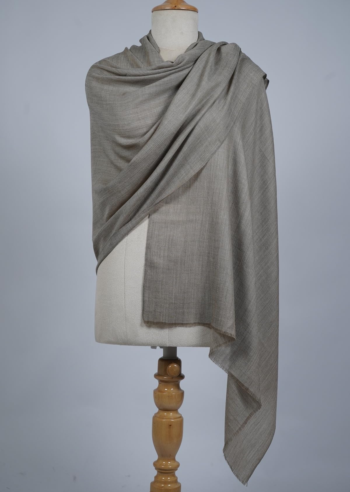 VIC Cashmere Pashmina Plain Stole – Soft Solid Color Wrap | 70x200 cm | Luxury Lightweight Scarf | Product Code: VIC-CPP-06 (Beige)