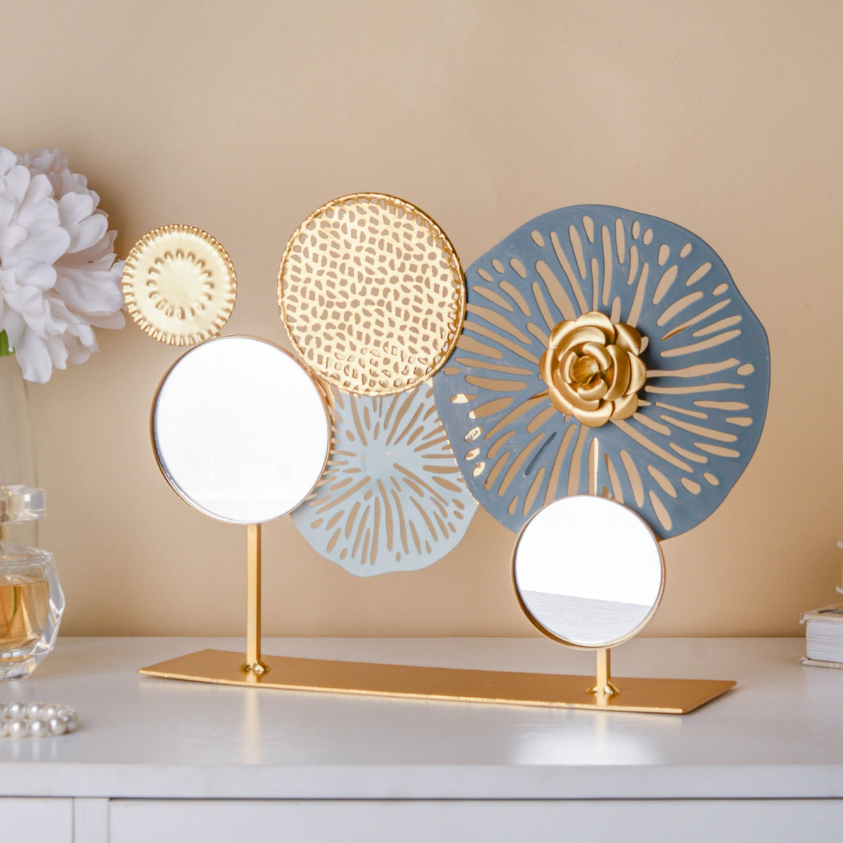 Blue and Golden Table Decor Nestasia