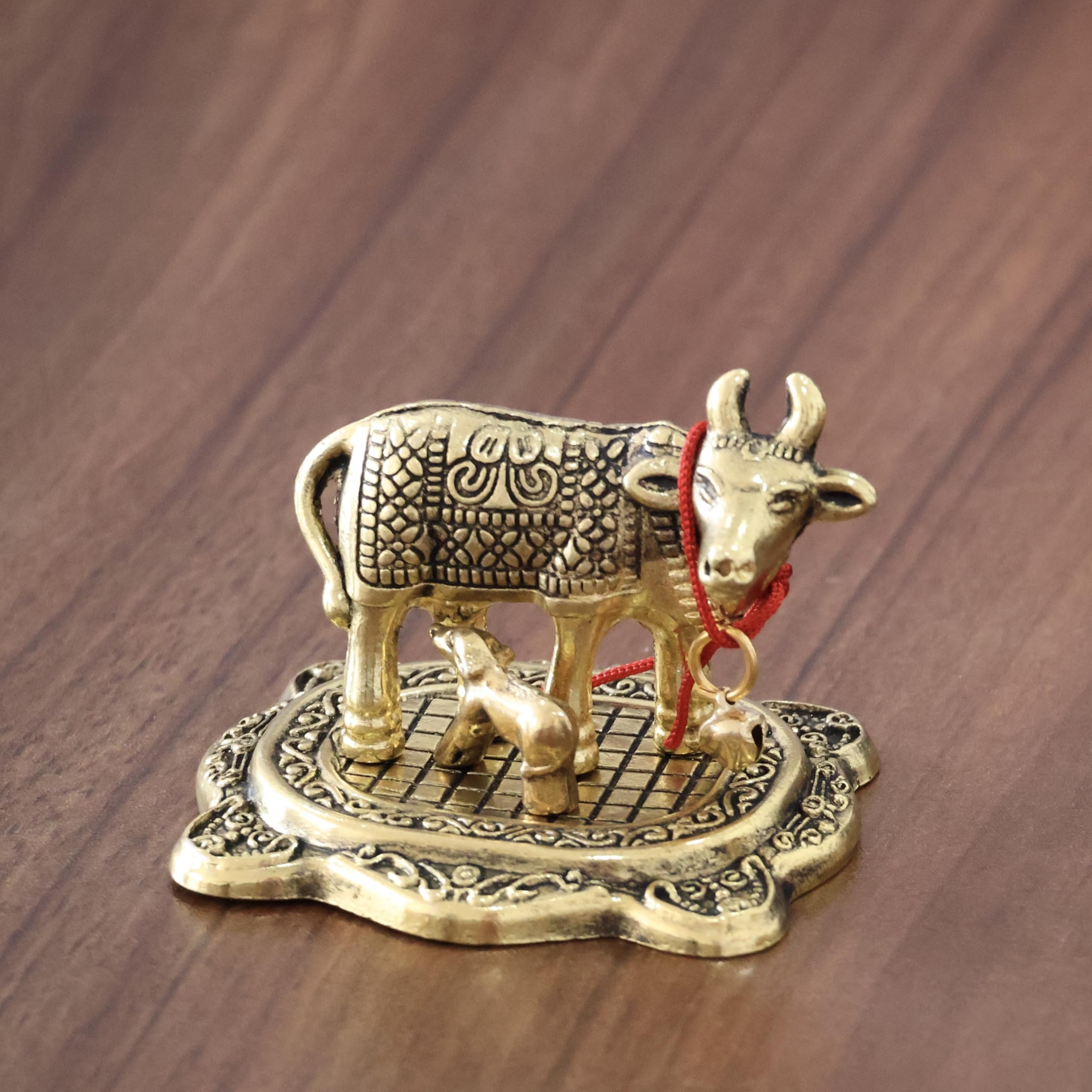 KridayKraft Kamdhenu Cow with Calf Metal Rajasthani Handicrafts Decorative Showpiece for Gifting Anniversary Valentine's Day (Golden)
