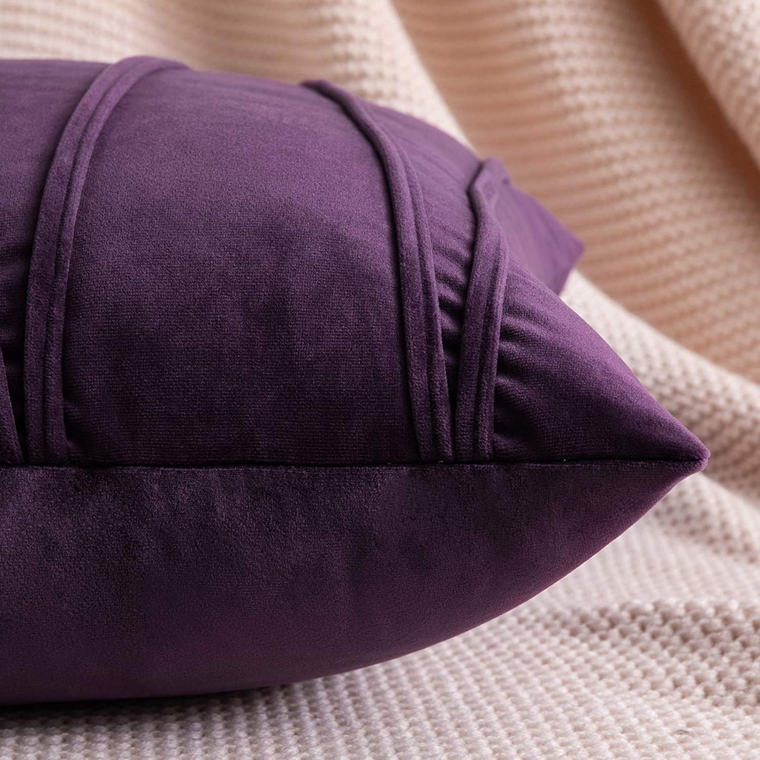 Khooti Velvet Striped Cushion Cover Pack of 1-26 x 26 / 66 x 66 cm | Wine | Soft Pillow Covers Cushion Case for Sofa Bedroom Livingroom Chair Car, Cushion Cover with Zig Zag Pattern