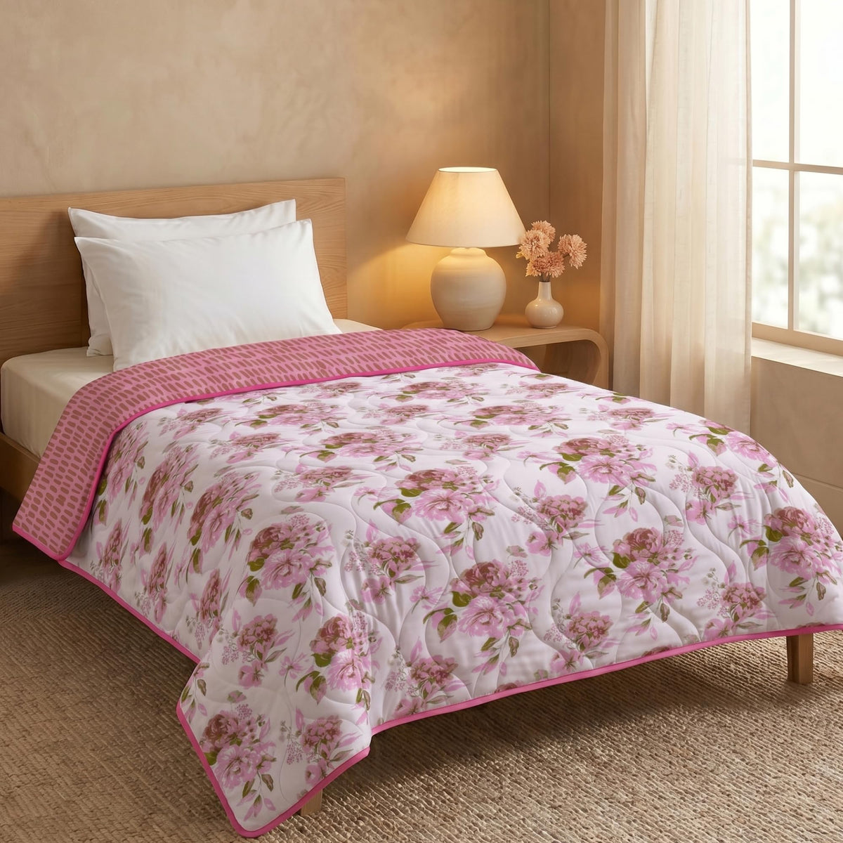 HUESLAND Reversible AC Quilt Blanket Single Bed | 100% Cotton Quilted Shell, Super Soft 120 GSM Microfibre Wadding | Lightweight Comforter for All Weather Use | 55 x 88 inches, Blushing Blooms Kafalo