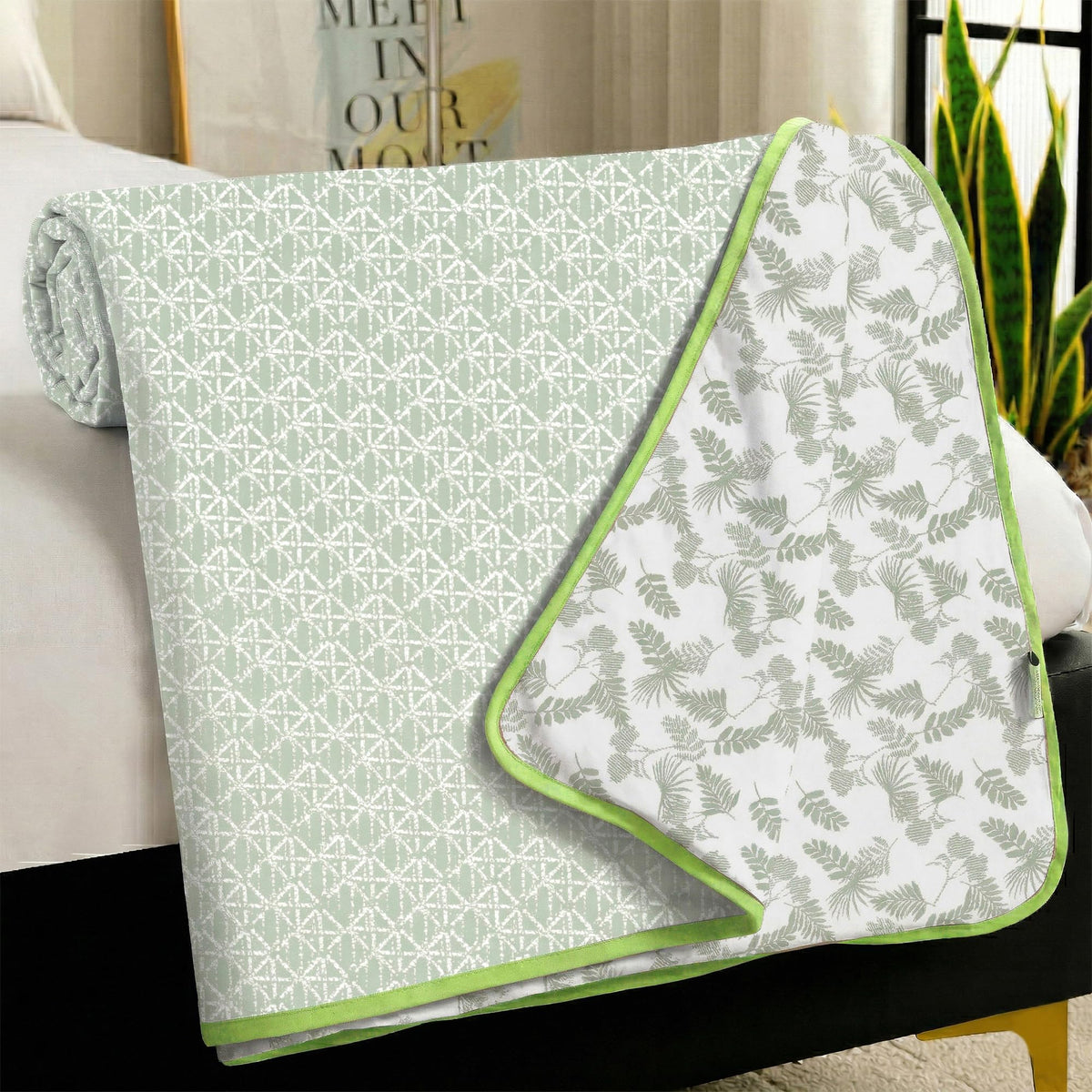 Story@Home Dohar Double Bed Cotton 100% | 150GSM 225 x240 cm Quilt AC Blanket for Summer | AC Comforter Double Bed | Light Green & White Floral Reversible Design Duvet | All-Season Blanket Kafalo