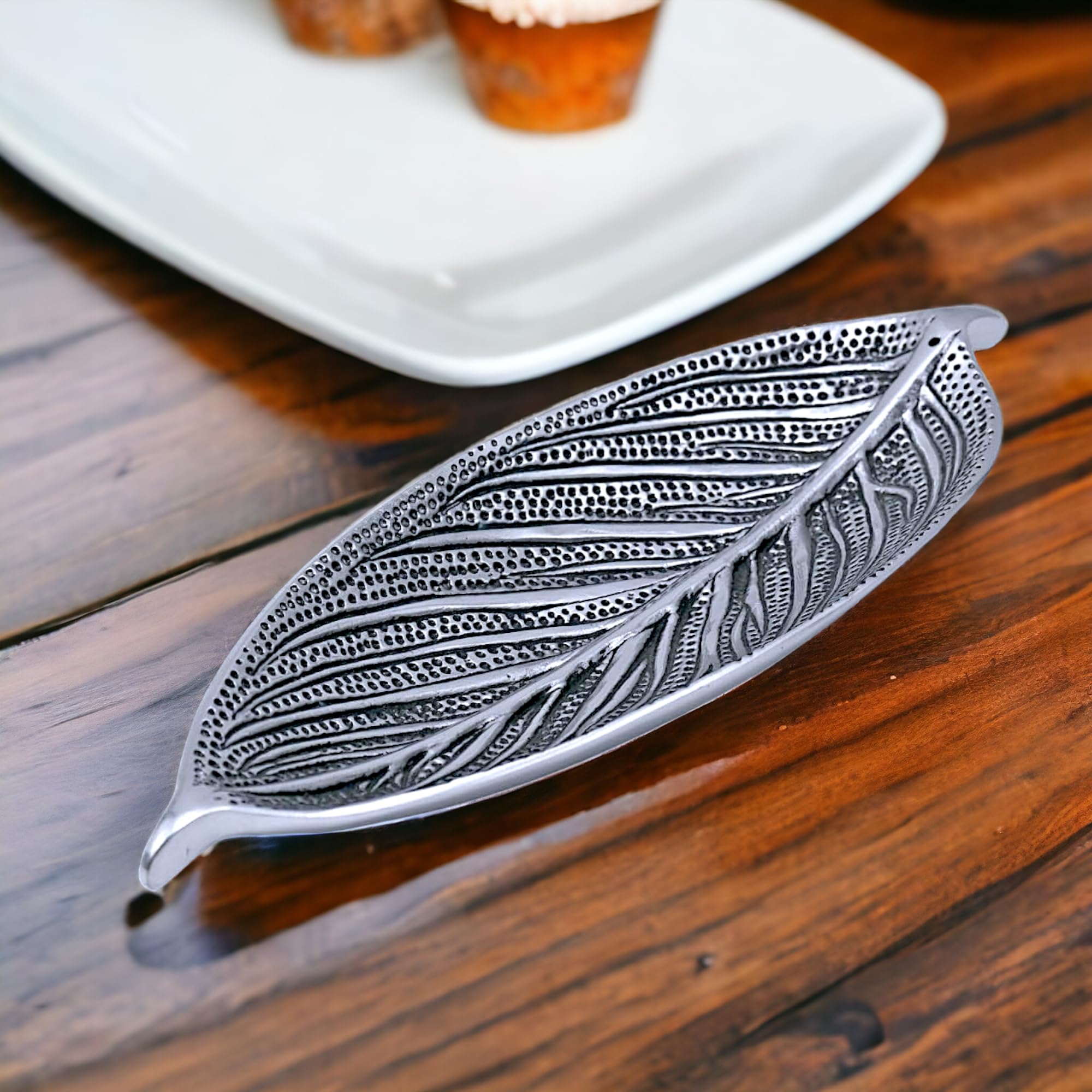 KridayKraft Hand Crafted Metal Leaf Shape Silver Plated Tray Perfect for Home Centre Table Serving Dry Fruits (Silver, Pack of 1)