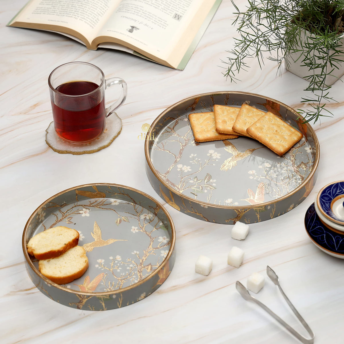 DULI Set of 2 MDF Wood Trays Enamel Coated| Round Trays Set of 2 | Serving Trays | Wooden Tray | Kitchen&Dining Decorative | Resin Tray | Handmade | 7x7 & 9x9 inches (Setof2Round: SilverGoldBirds)