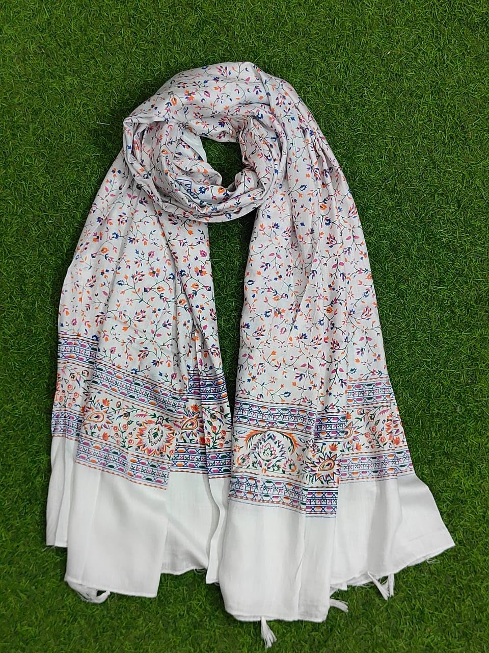 JAHAN TEXTILE white Floral Printed Scarf for Women | Soft Lightweight Dupatta/Stole with Tassels | Elegant Ethnic & Casual Wear Wrap | Stylish Designer Shawl for All Seasons (White1)
