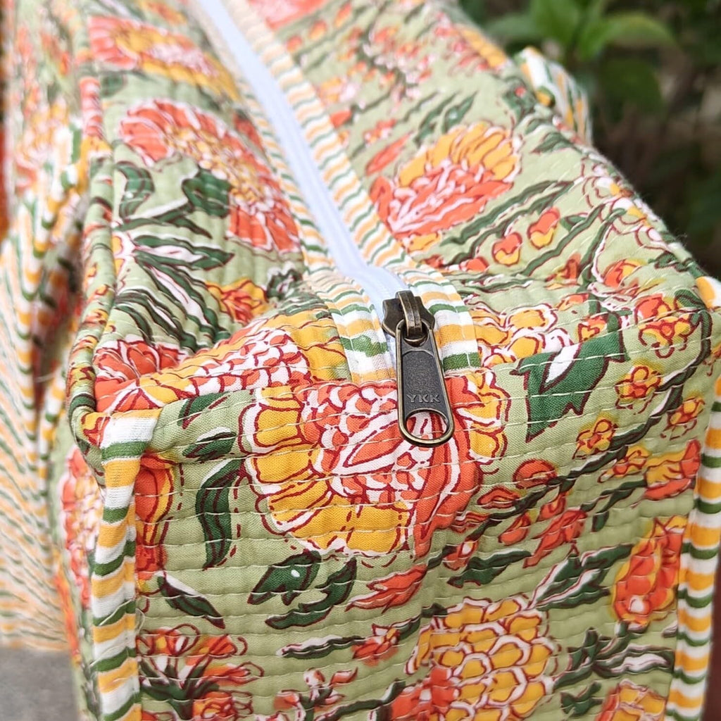 Paavni Decors Women's cotton Handbag - Garden Glow Quilted Tote Bag Stylish Tote Shoulder Bag with Zipper Closure - Elegant Designer Purse for Work