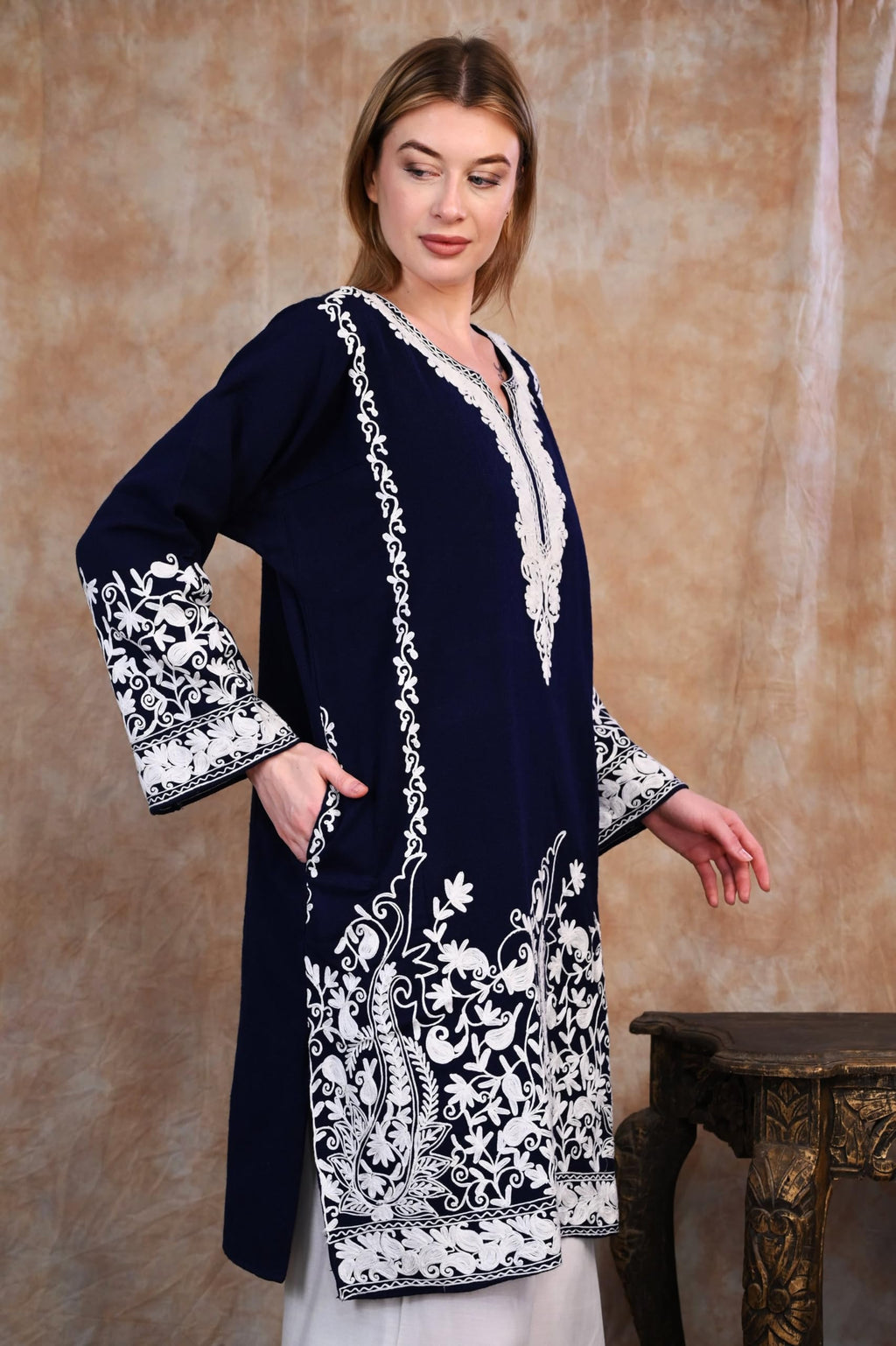 PASHMINA PARADISE Kashmiri Woolen Phiran | Traditional Kashmiri Motifs | Paisleys, Floral Vines & Ornamental Borders | Phiran for Women-Free Size (Midnight Blue with Ivory Embroidery)