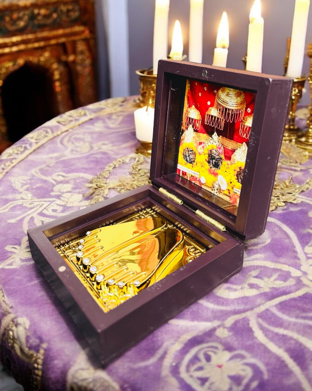 WARMINGO DE Vaishno MATA Pocket Temple Charna Paduka Pindi Swaroop Vaishno Devi | Gold Plated Box God Idol Bhagwan | Religious Gift for Mom & Dad | Diwali Gift Item for Parents (Vaishno MATA)