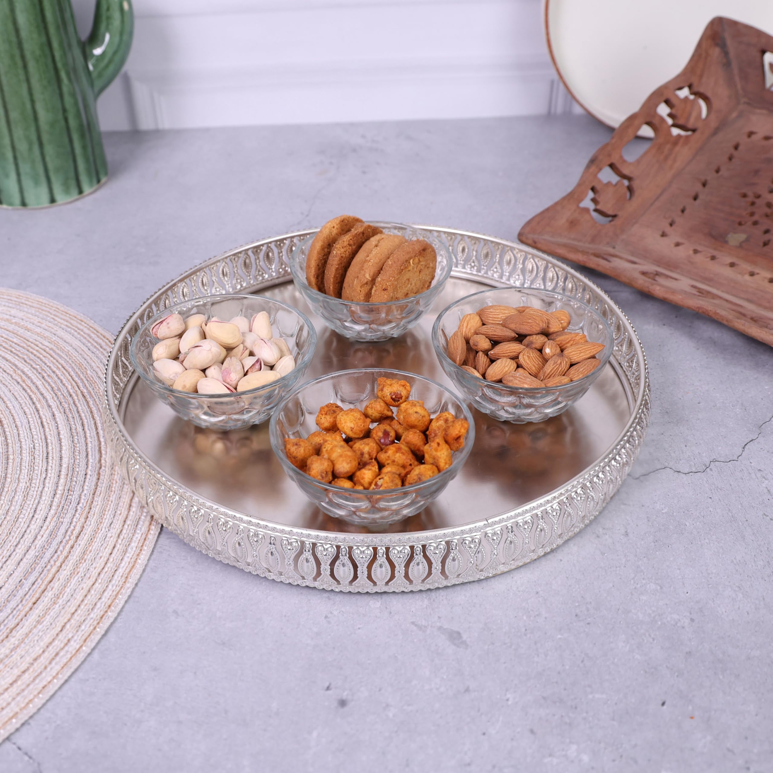 R Ayurveda Copper Decorative Round Silver Plated Metal Tray – 8 Inch Small Serving Tray for Kitchen, Dining Table, Coffee Table & Home Decor | Elegant Wedding & Housewarming Gift