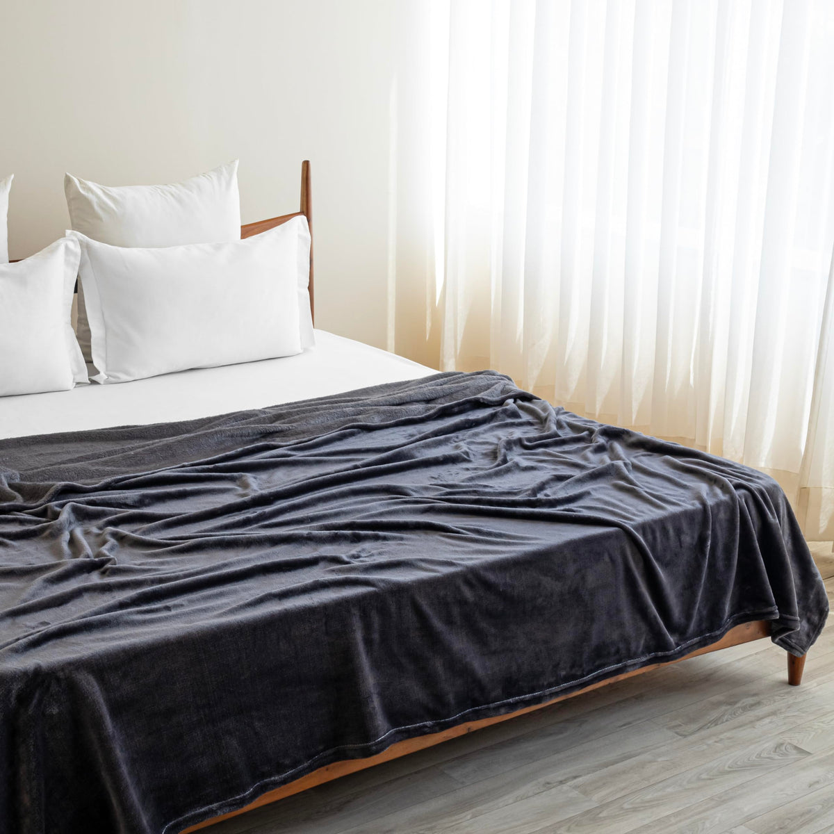 HOMEMONDE Premium Plush Solid Summer Double Bed Dohar/AC Blanket | 220 GSM Reversible Lightweight Cozy Soft for Bed, Sofa, Couch, Travel & Camping | 229x229 cm – Grey Kafalo