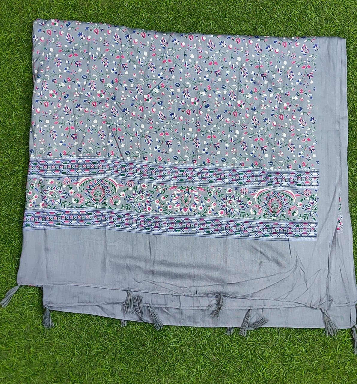 JAHAN TEXTILE Floral Printed Scarf for Women | Soft Lightweight Dupatta/Stole with Tassels | Elegant Ethnic & Casual Wear Wrap | Stylish Designer Shawl for All Seasons (Grey)