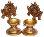 Artvarko Brass Lord Vishnu Shankh Chakra Design Nila Vilakku Brass Aarti Diya Deepak Oil Lamp Deepam for Home / Temple Decor 4 Inch
