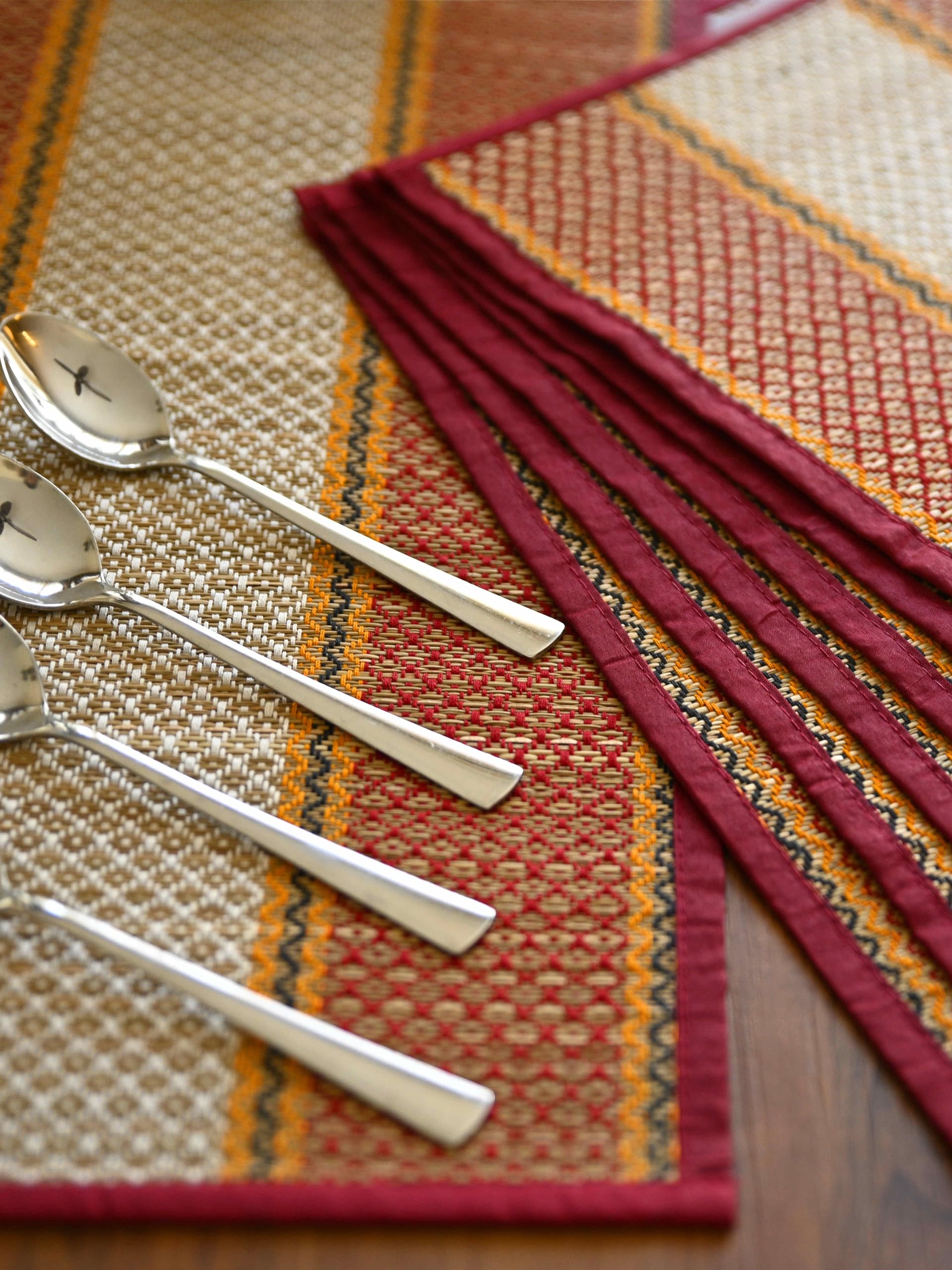 KalaTree Dining Table Mats Set of 6 Pieces with Runner Reversible Handmade Heat Resistant Placemats | Korai River Grass Madurkathi | Natural Eco Friendly | Sangreal Tablemats Kafalo