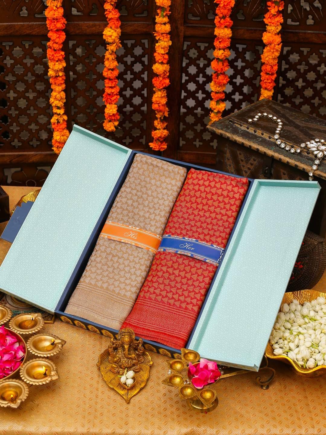 Pashmoda His and Her Gift Set of Fine Wool Stoles With Wooden Gift Box