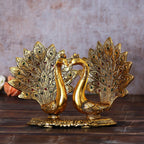 Prince Home Decor & Gifts Metal Handcrafted Pair of Kissing Duck Metal Decorative Showpiece Peacock Pair Decorative Showpiece(Aluminium, Gold)