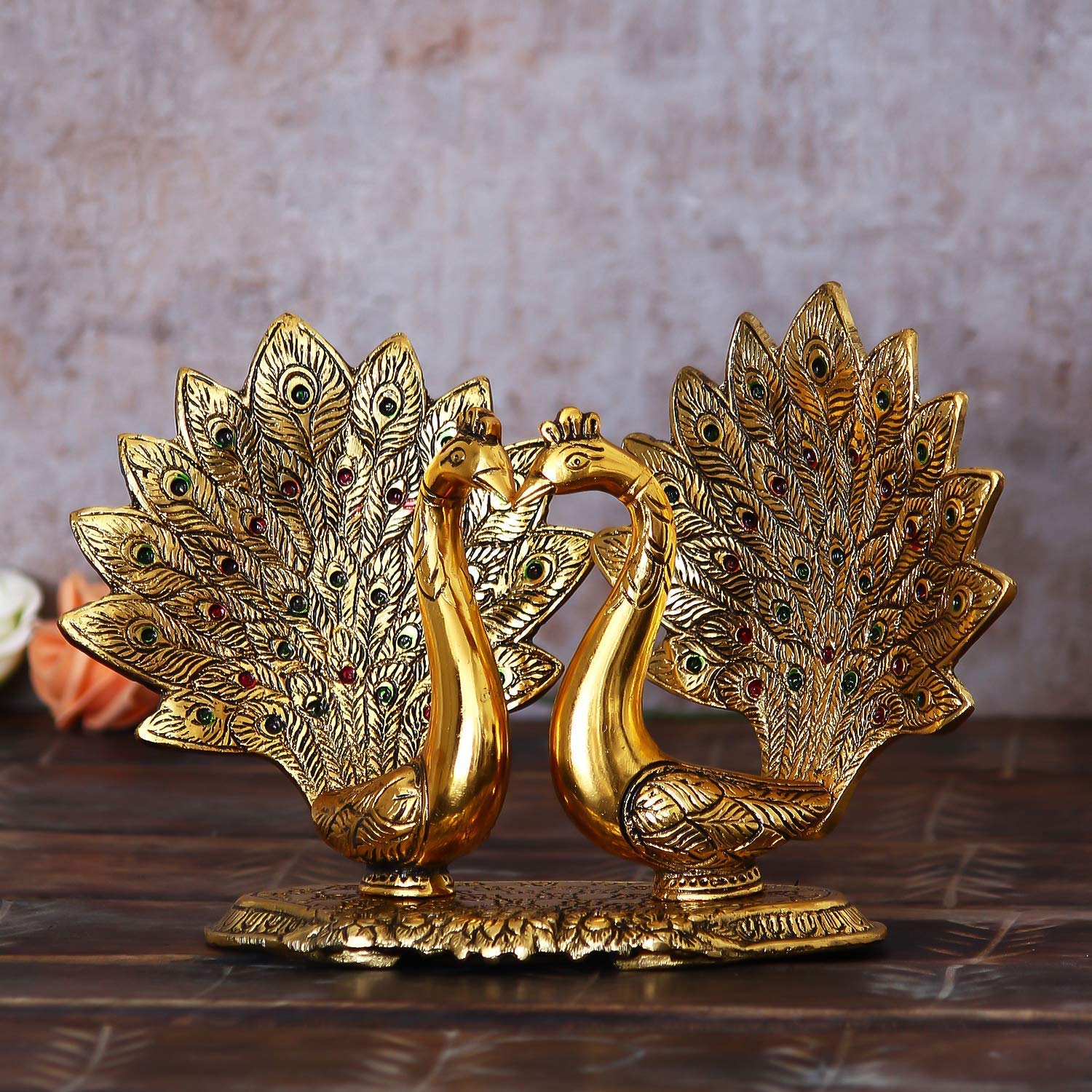 Prince Home Decor & Gifts Metal Handcrafted Pair of Kissing Duck Metal Decorative Showpiece Peacock Pair Decorative Showpiece(Aluminium, Gold)