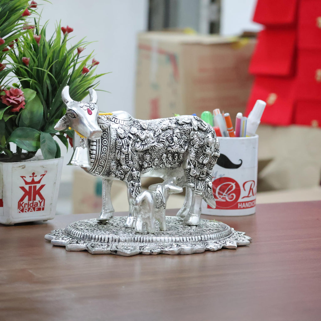 Kamdhenu Cow with Calf Idol for Home Decor | Metal Cow Statue with Intricate Embossed Design | Vastu & Pooja Decorative Showpiece | Temple, Office, Housewarming & Gift Item (Silver)