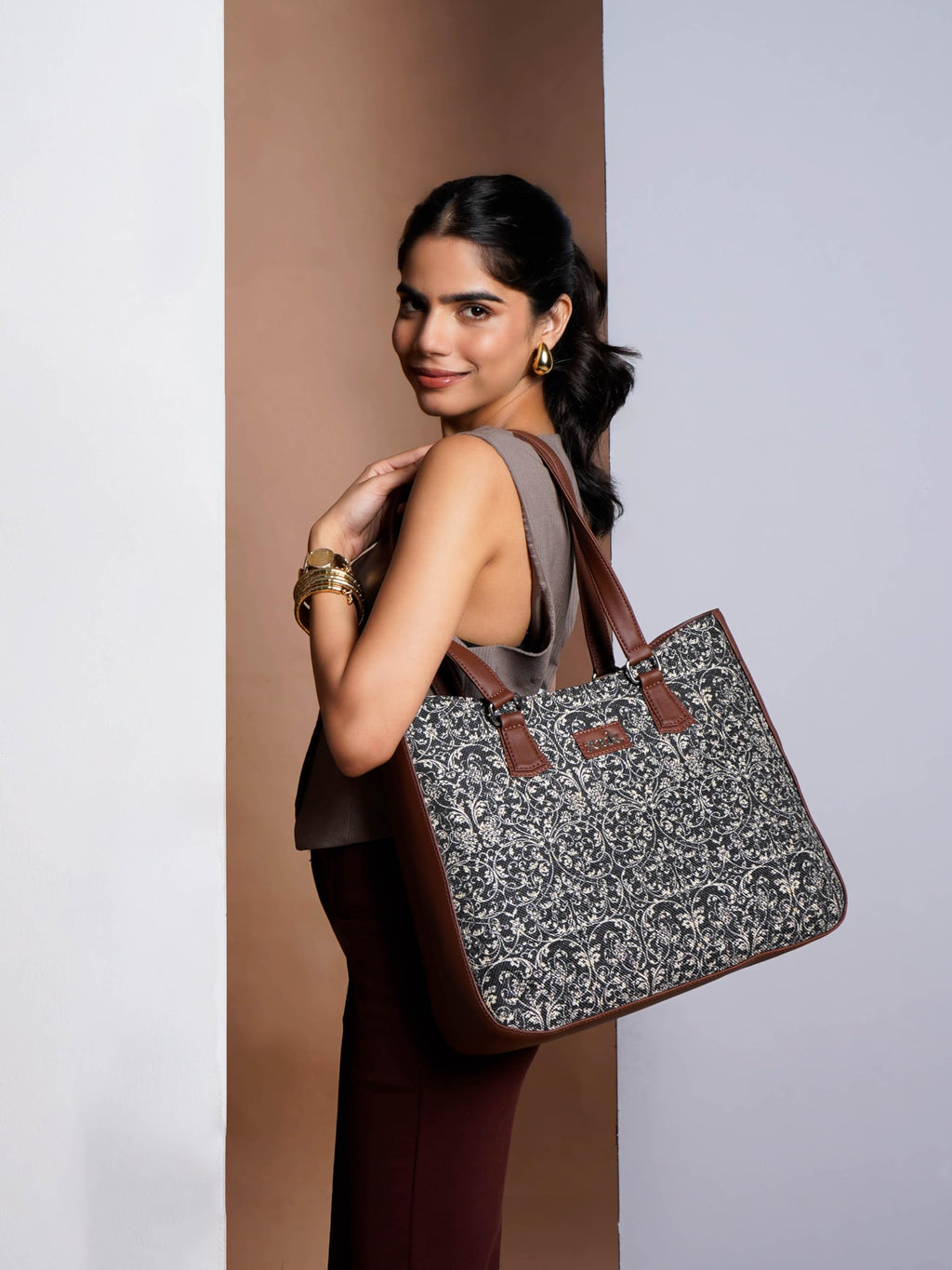ZOUK Lattice Lace Getaway Handbag | Jute | Vegan Leather Handcrafted Tote Bag | Black