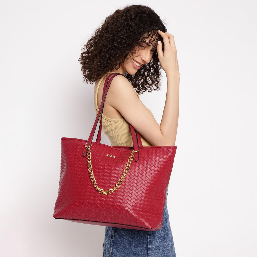 Fastrack Textured Oversized Structured Tote Bag for Women, Girls and Ladies | Fits Upto 15 Laptop with a Unique Gold Metal Chain Accent | Totes for Casual Carry | With Spacious Zipper Compartment