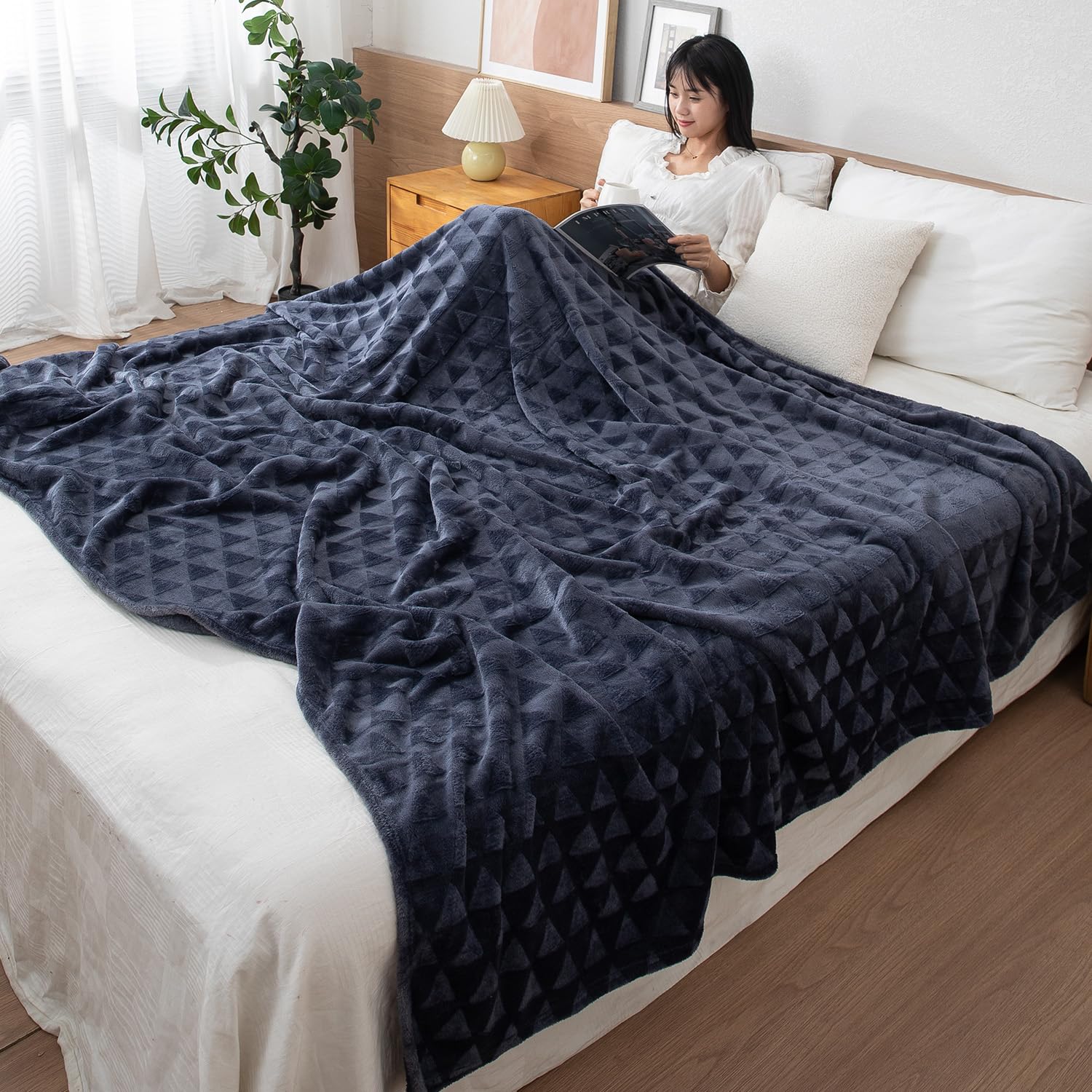 HOKIPO Fleece AC Blanket Double Bed Queen, 200X230 cm / 6.5X7.5 Feet, Dark Grey (AR-4919-DGRY) Kafalo