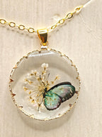 Sapraa Trends White real flower preserved Teardrop Pendant Set with Gold Chain | Handmade Resin Jewelry for Girls | Glossy Finish | Trendy & Gift-Ready