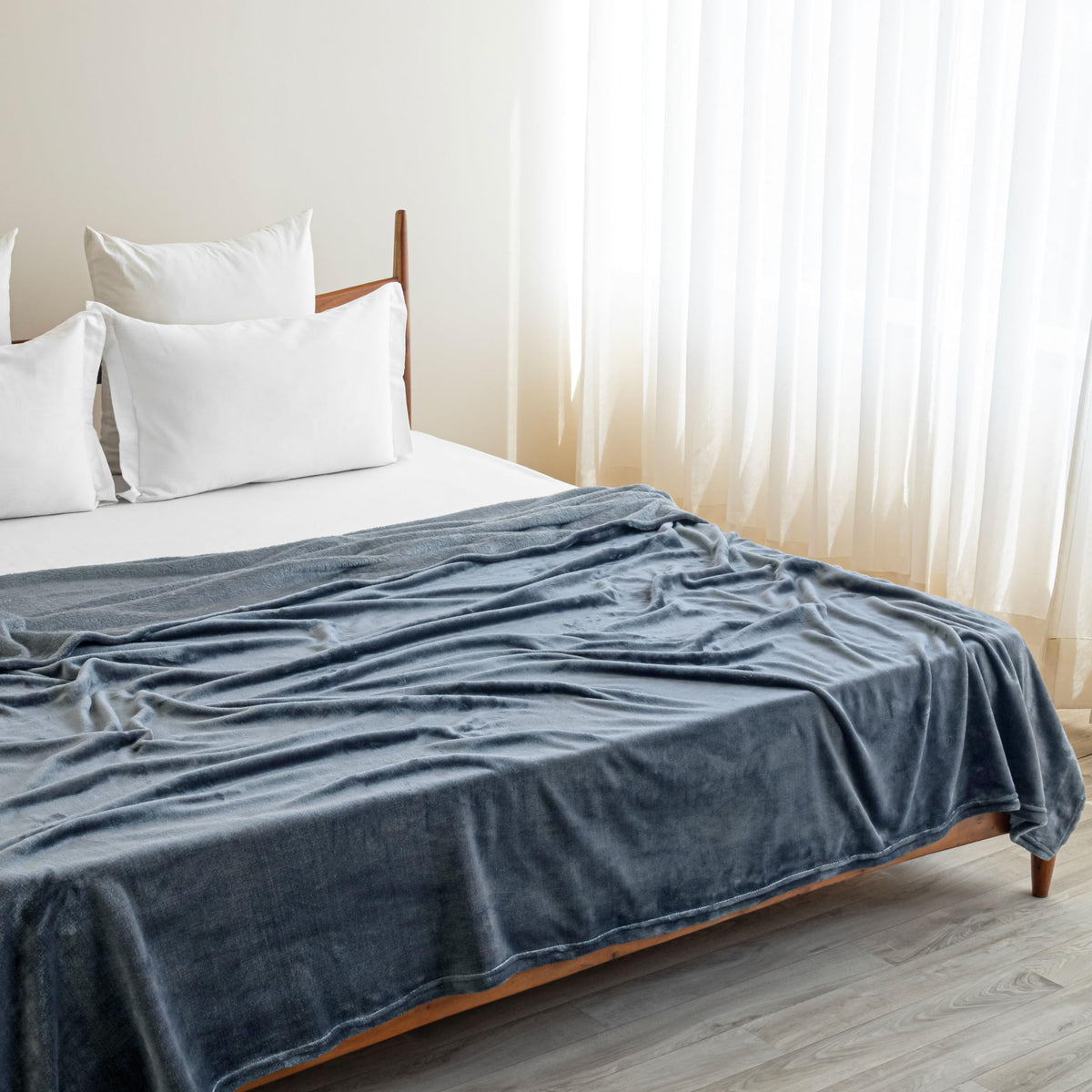 HOMEMONDE Premium Plush Solid Summer Double Bed Dohar/AC Blanket | 220 GSM Reversible Lightweight Cozy Soft for Bed, Sofa, Couch, Travel & Camping | 229x229 cm – Frost Blue Kafalo